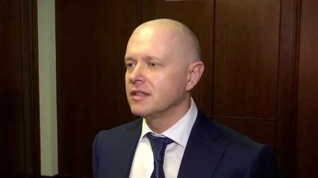 Після гучного затримання колишній топ-менеджер «ПриватБанку» переписав на родину десятки мільйонів гривень