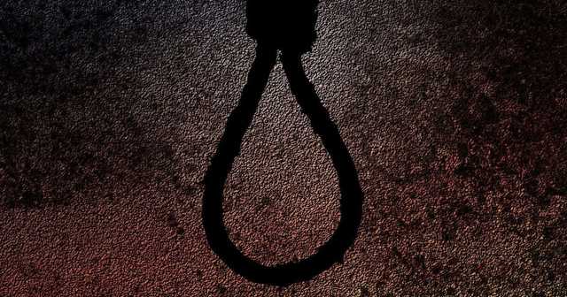 В Киеве девушка повесилась в подъезде дома