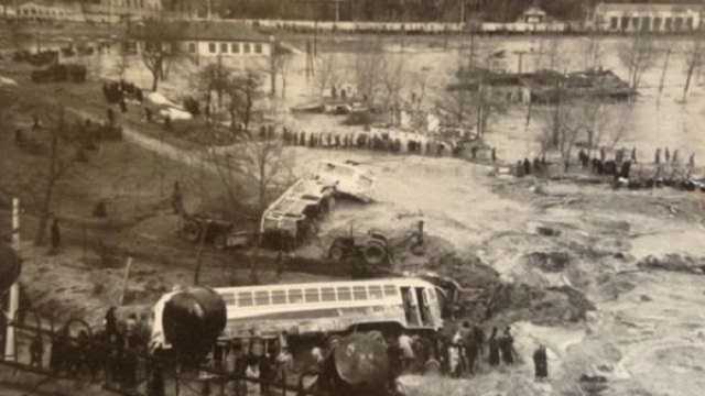 Почему произошла Куреневская трагедия и как скрыли тысячи погибших киевлян