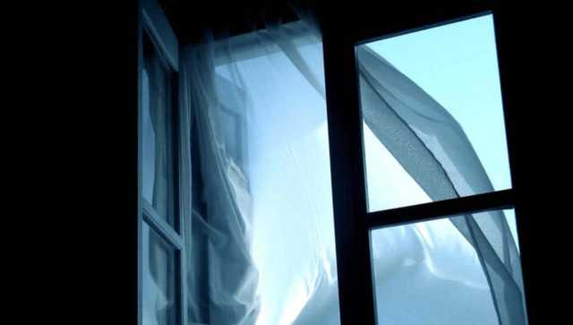 У Києві онкохворий чоловік викинувся з 10 поверху