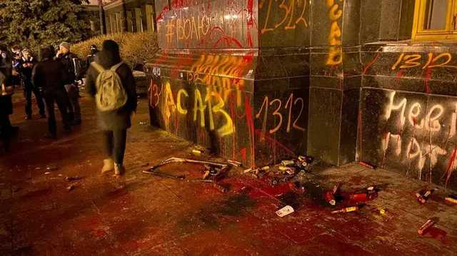 Отставка Авакова, освобождение Стерненко, санкции против Портнова. Активисты под ОП озвучили требования