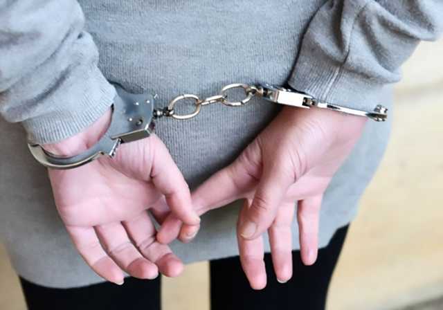 В России женщина задушила шестилетнюю дочь