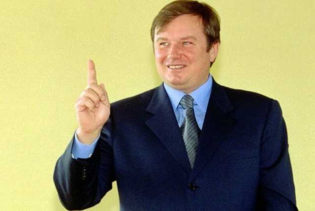 Экс-главе “Нафтогаза” Игорю Бакаю в России начислили пеню за заложенные элитные авто