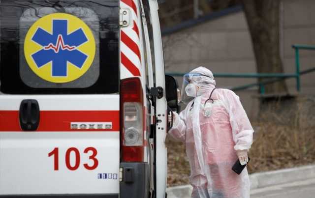 Від COVID помирає у 2,5 рази більше українців, ніж від грипу і пневмонії
