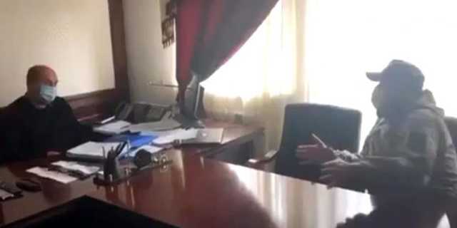 “Максимум мікроавтобус”: начальник Закарпатської митниці заявив, що не дозволяв пропускати фуру із контрабандою