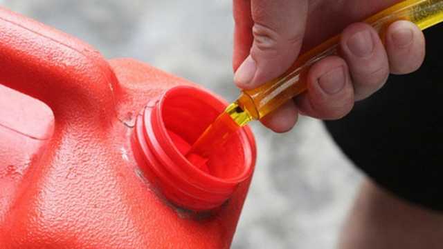 Машиниста локомотивного депо станции «Дарница» осудили за кражу 130 литров топлива