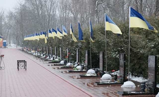 С погибшим на Донбассе воином 10-й ОГШБр Кириллом Быковским простились в Кропивницком