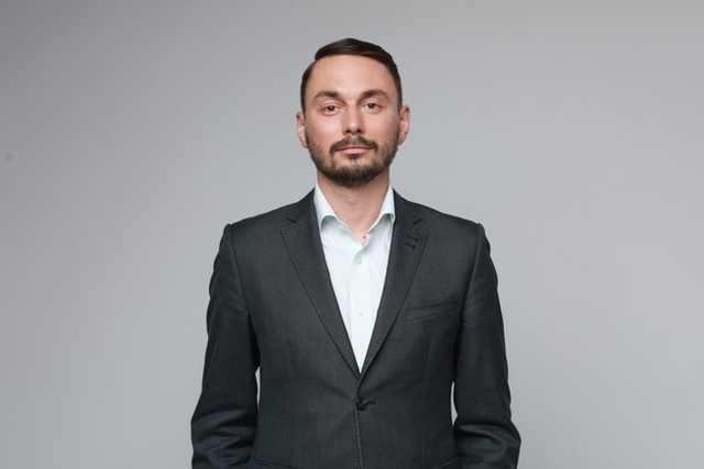 "Слуга" призвал увольнять медиков, которые отказались вакцинироваться: врачи ответили