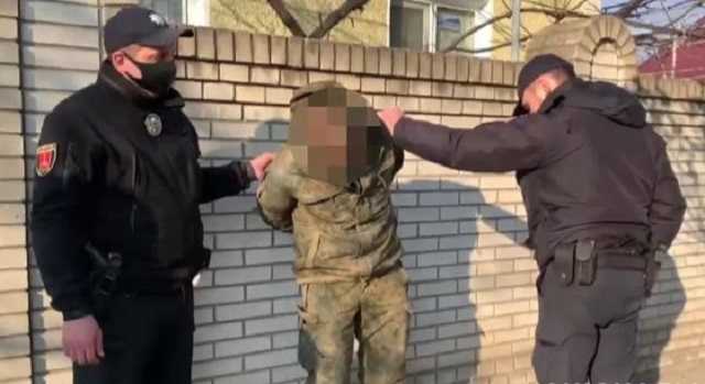 В Измаиле задержали пьяного мужчину, который угрожал прохожим пистолетом