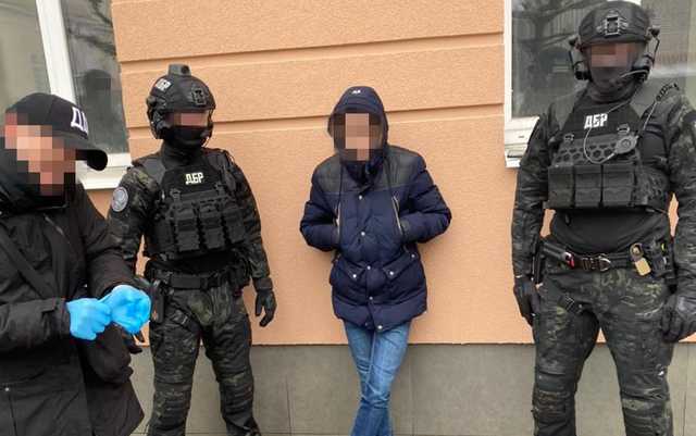 В Днепре следователь вымогал две тысячи долларов у подозреваемого