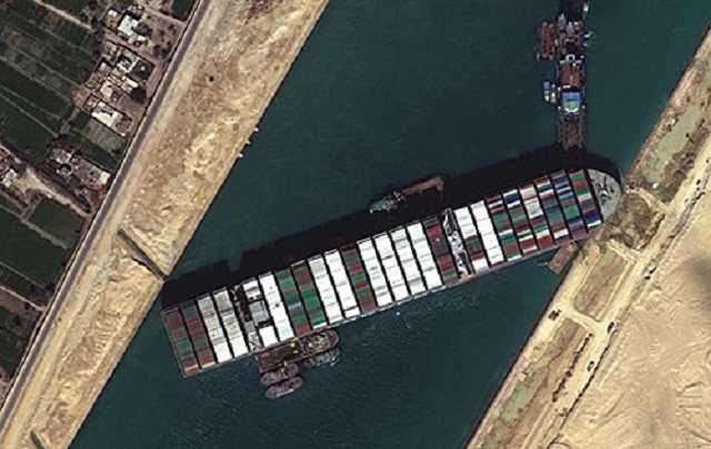 В Суэцком канале готовы прибегнуть к крайней мере, – DW