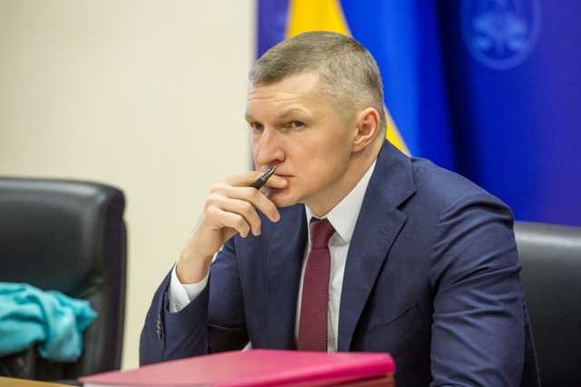 Война за должность главного налоговика. Бамбизов заказал конкурентов на Легитимном и Резиденте