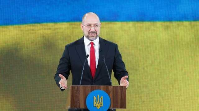500 тысяч зарплаты, дом и 155 тысяч долларов наличными: Шмыгаль подал декларацию