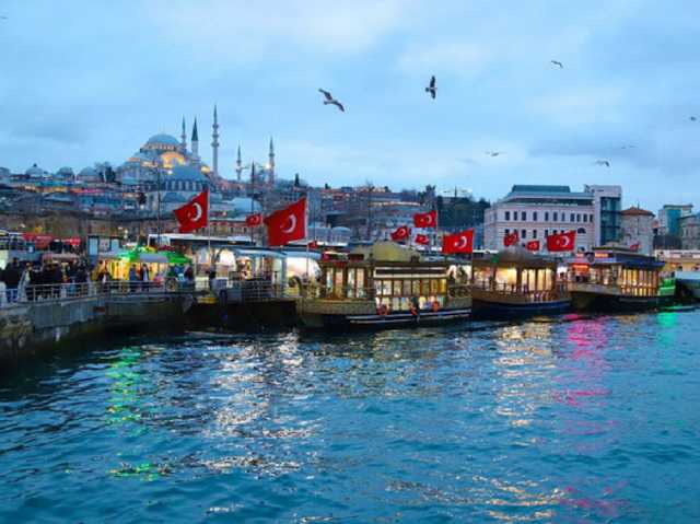 Анталья и Стамбул вводят комендантский час: что ждет туристов