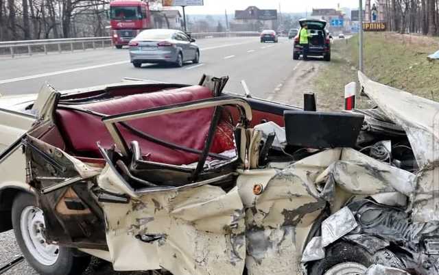 ДТП с участием катафалка под Киевом: в аварии погиб сотрудник ГСЧС