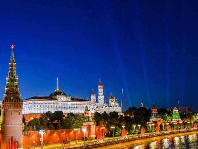 Сергей Климовский: Послание Путина зависло, а гора дров под Кремлем растет