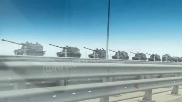 Росія перекидає війська до кордону з Україною. Чи буде велика війна