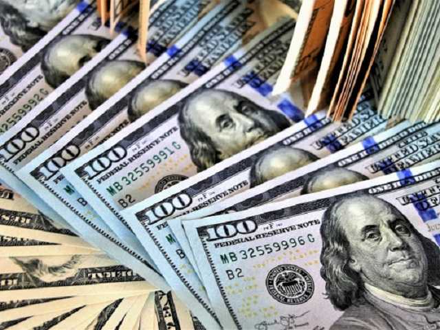 Подешевеют ли доллар и евро: прогноз на апрель