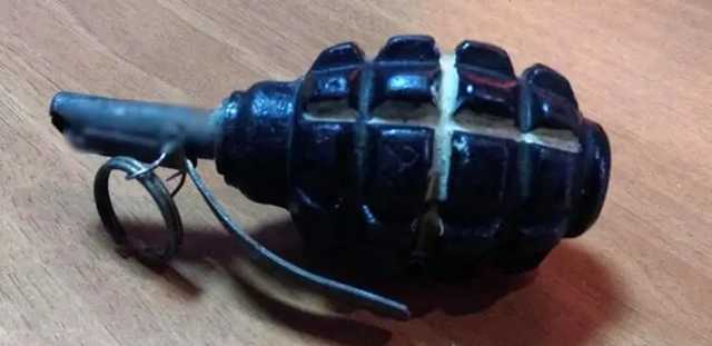 В Киеве пьяный мужчина с гранатой в руках угрожал взорвать ЖЭК