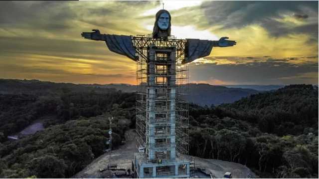 У Бразилії будують нову статую Ісуса Христа