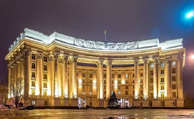 Россия отказалась объяснить скопление войск у границ Украины – МИД