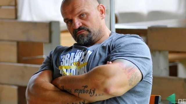 Вирастюк хранит в банке килограмм золота и собрал наличными $400 тыс.