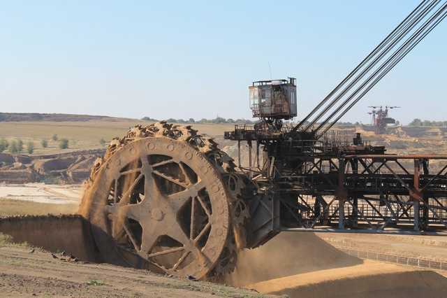 Игры с Титаном