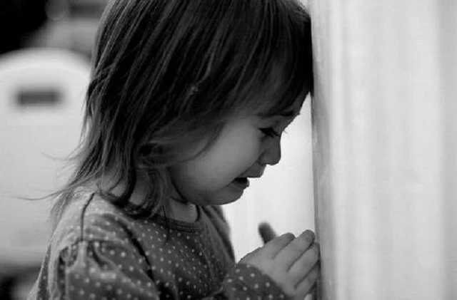 В Харькове девочка просила прохожего довести пьяную маму домой