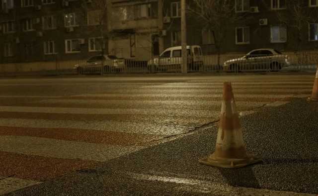 В Днепре Range Rover на скорости сбил 18-летнюю девушку на "зебре"