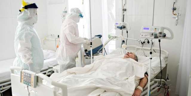 Третья волна COVID-19: в Украине четвертый день подряд снижается количество занятых коек