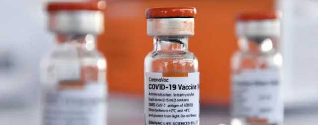 Прививка вакциной CoronaVac: врач объяснил, почему ее следует сделать