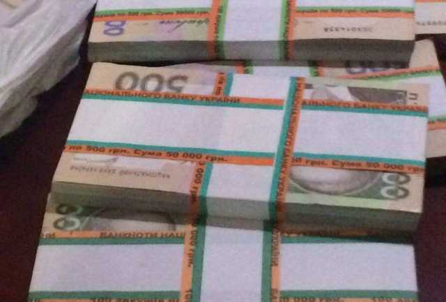 В Киевской области частный исполнитель попался на взятке 2 тысячи долларов