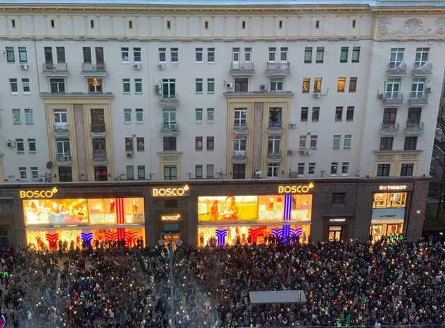 "Путин - вор!": в России проходят акции в поддержку Навального