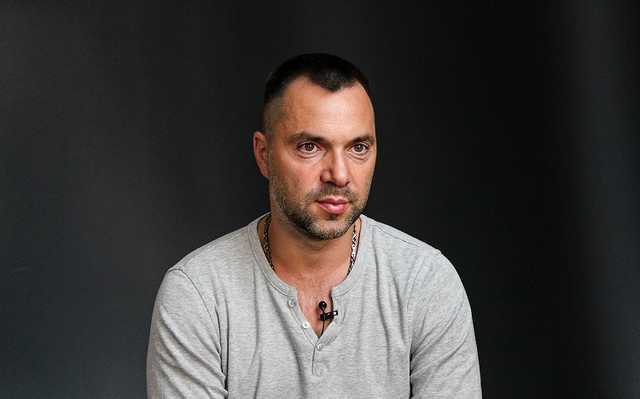 Арестович объяснил, когда эскалация на Донбассе может пойти на спад