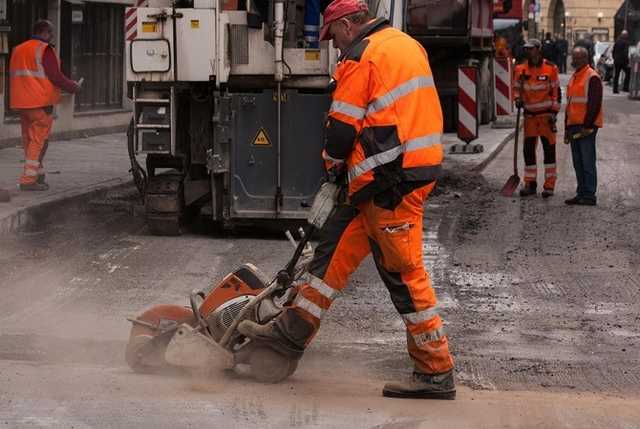 Воровство на "Большом строительстве" приведет к падению рейтингов власти