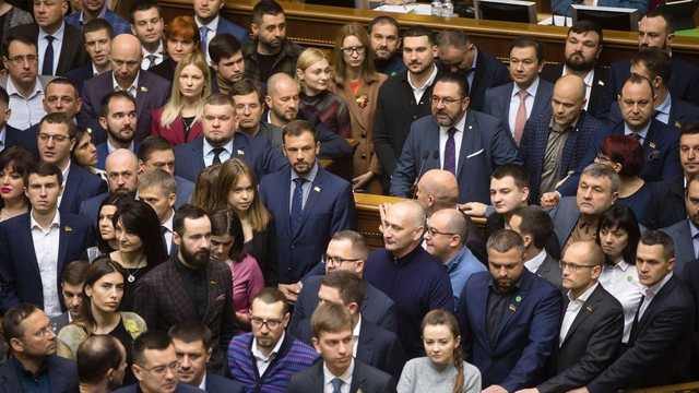 «Слуги народа» решили переводить «депутатську мову» на понятный язык