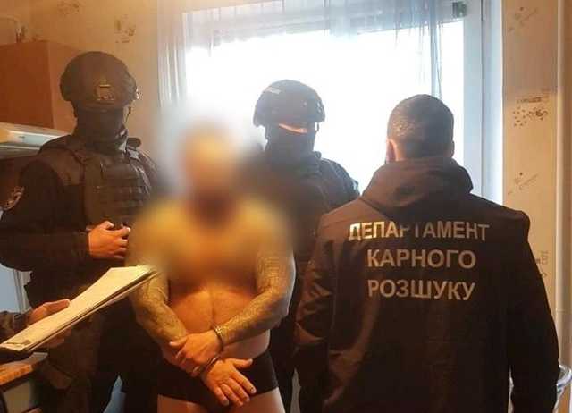 В Украине ликвидировали банду, вымогавшую деньги за возврат угнанных авто