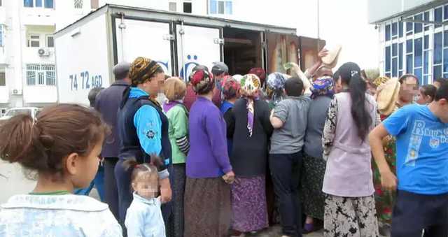 "Дискредитируют имидж президента". Сын главы Туркменистана запретил в стране очереди