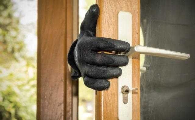 На Черкащині озброєна банда посеред ночі обнесла кілька фермерських складів, є потерпілі