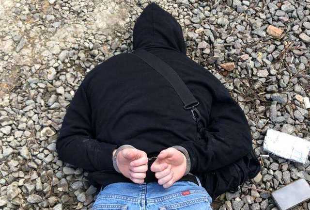 У Чернівцях поліцейські затримали хулігана, який стріляв у 20-річного хлопця