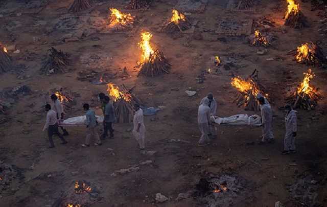 Власти Индии проигнорировали предупреждения ученых об опасной мутации коронавируса, – Reuters