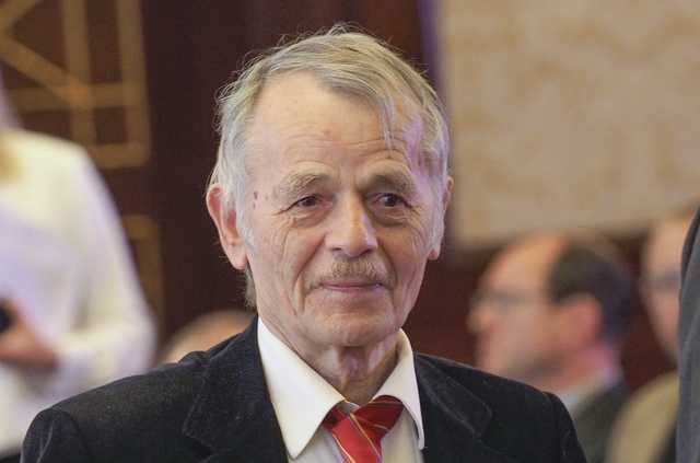 Джемилев: Россия заявляет о 6 миллионах туристов в Крыму. Чем их поить?