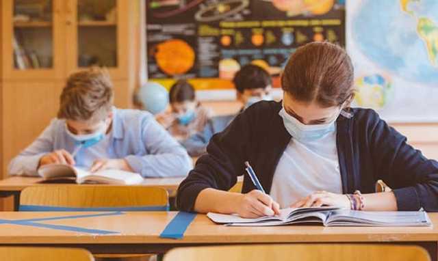 С сегодняшнего дня в учебные заведения столицы вернулись более 400 тысяч детей