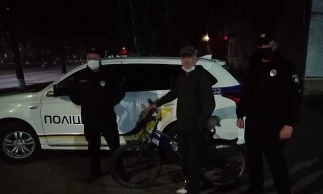 Псевдофельдшер "вакцинировал" двух пенсионеров снотворным, ограбил и пытался поджечь их дом