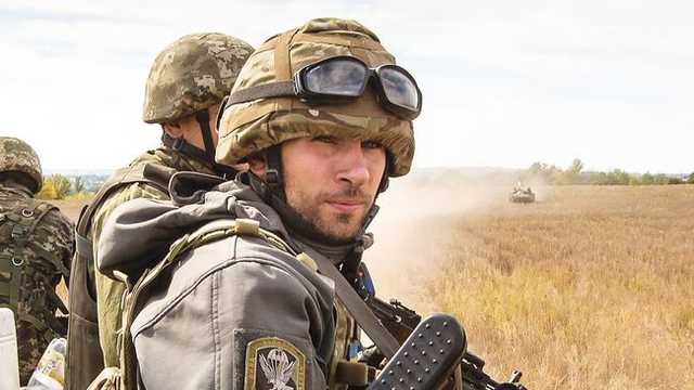 Украинцев решили мотивировать идти на службу по контракту: какие "бонусы" предлагают