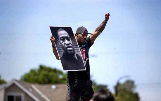 Причастным к убийству Флойда полицейским предъявили новые обвинения