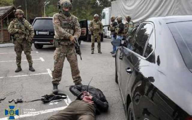 ОПГ со связями в правоохранительных органах «кошмарила» фигурантов уголовных дел