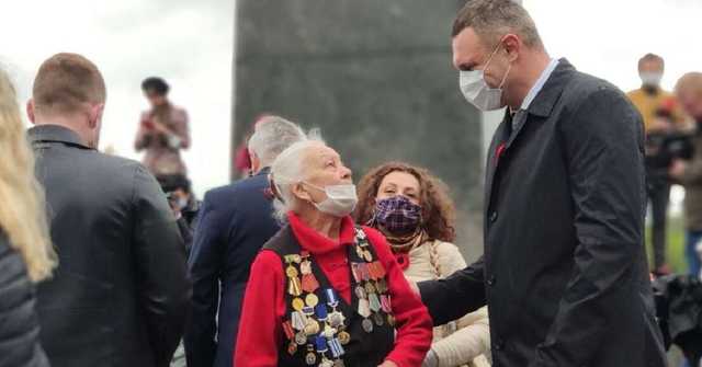 Никто не благодарит за хорошую погоду: Кличко пошутил c ветеранами