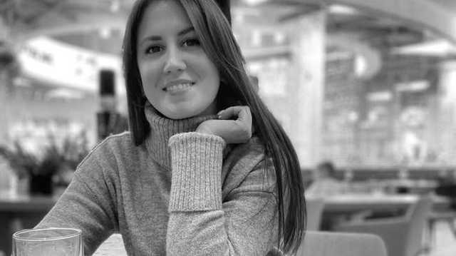 В Казани прощаются с молодой учительницей, погибшей во время нападения