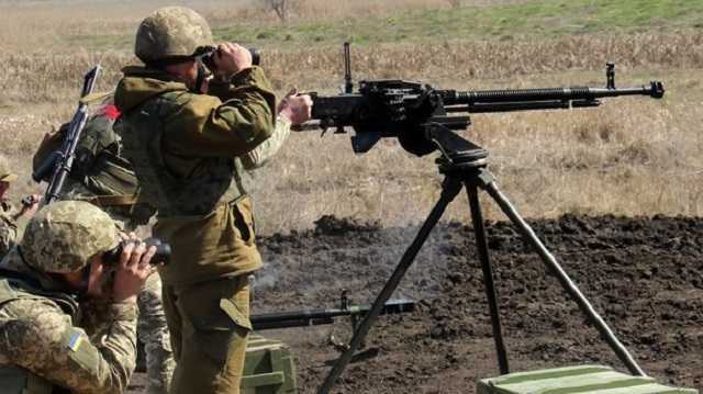 Враг ударил по ВСУ из ПТРК на Донбассе и повредил авто группы разминирования